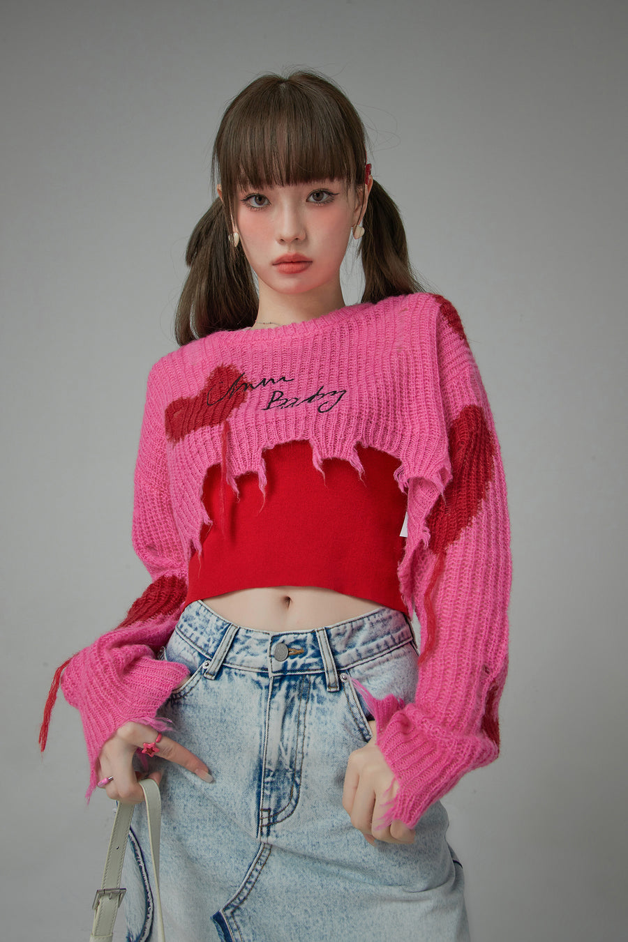 CHUU Distressed Heart Cropped Knit Sweater