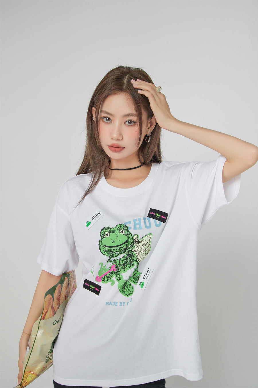 CHUU Happy Frog Is An Angel Print T-Shirt