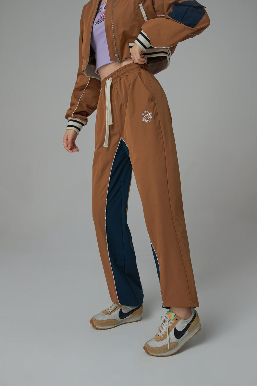 CHUU Chuu World Logo Jogger Pants