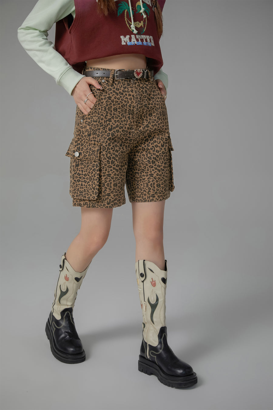 CHUU Leopard Pocket Denim Shorts