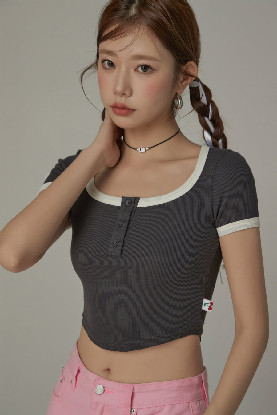 CHUU Big U-Neck Cropped T-Shirt