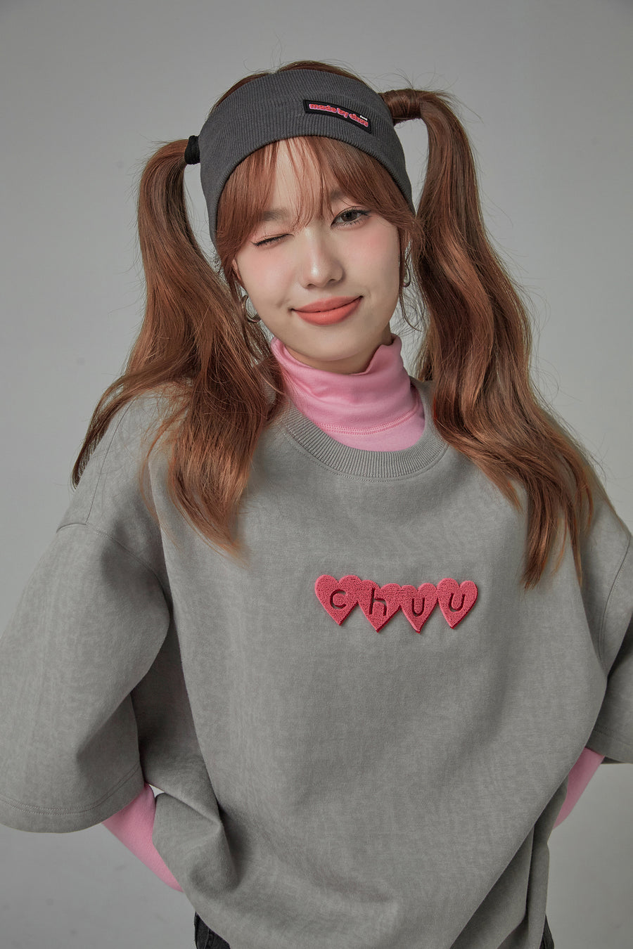 CHUU Chuu Sweet Heart Round Neck T-Shirt