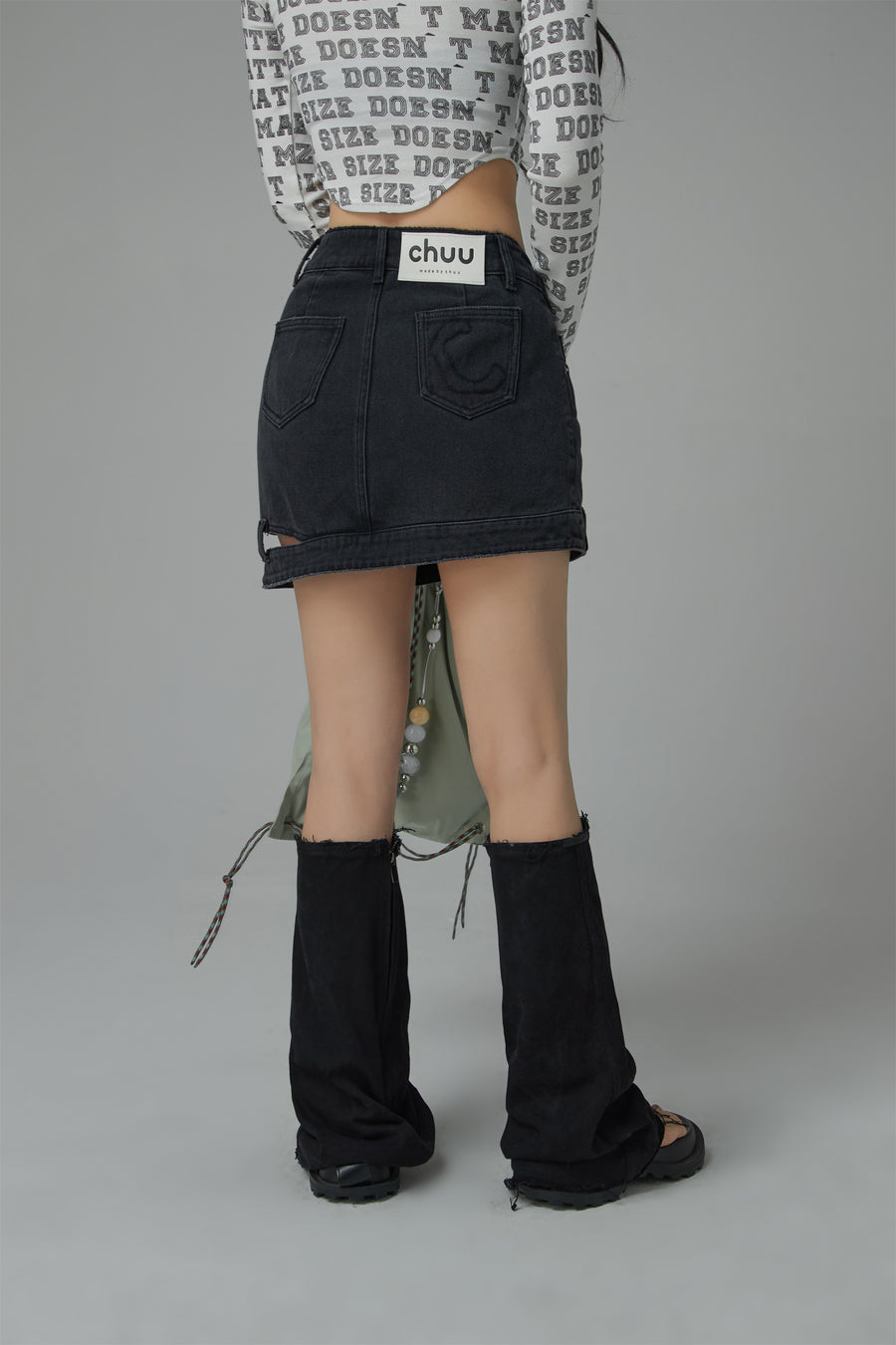 CHUU Slit Denim Skirt