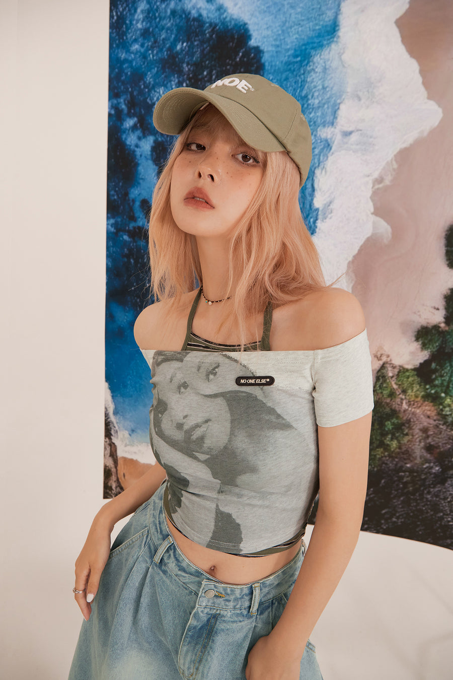 CHUU Vintage Photo Off-Shoulder Top