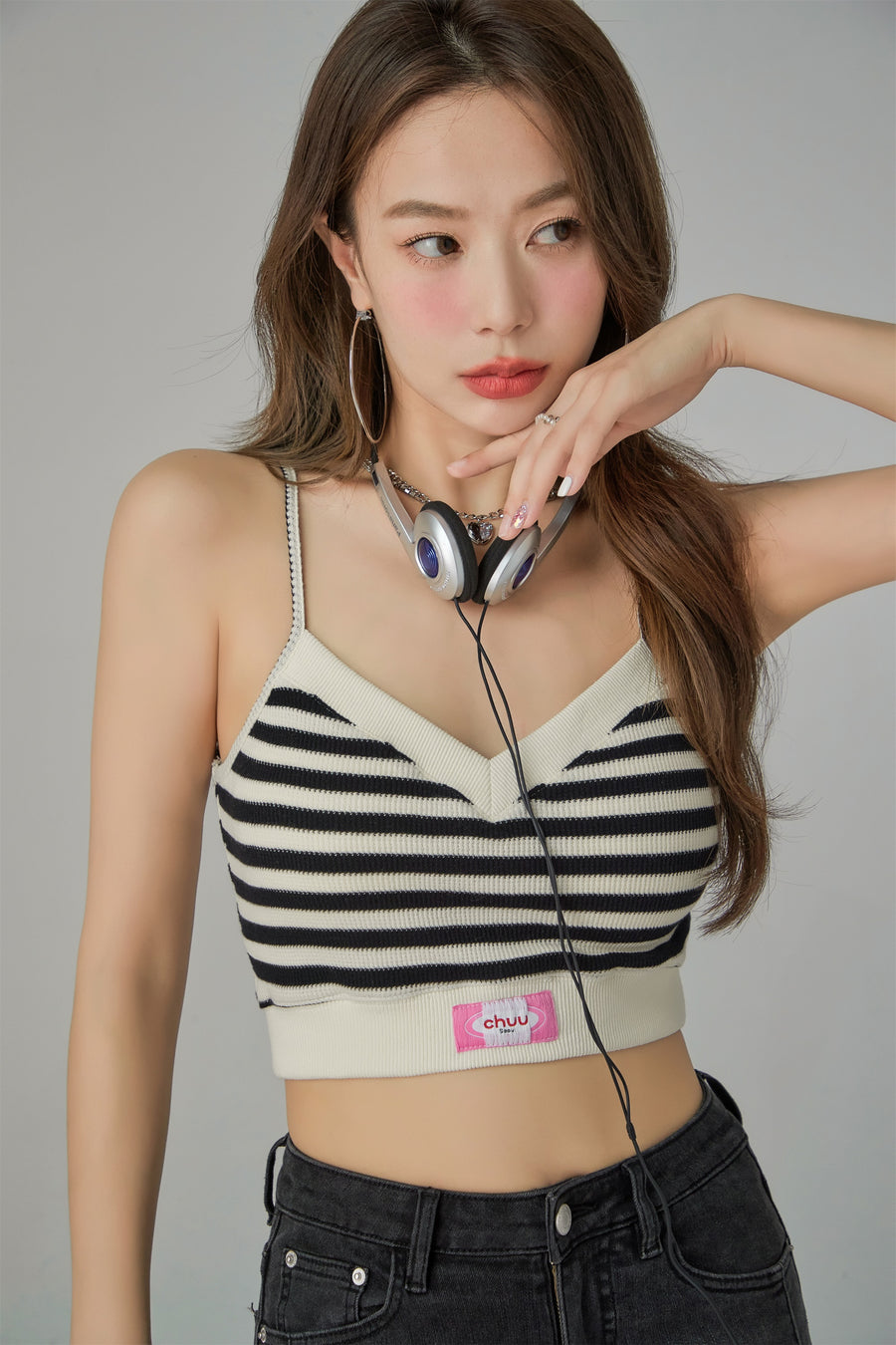 CHUU V Neck Stripe Knit Crop T-Shirt