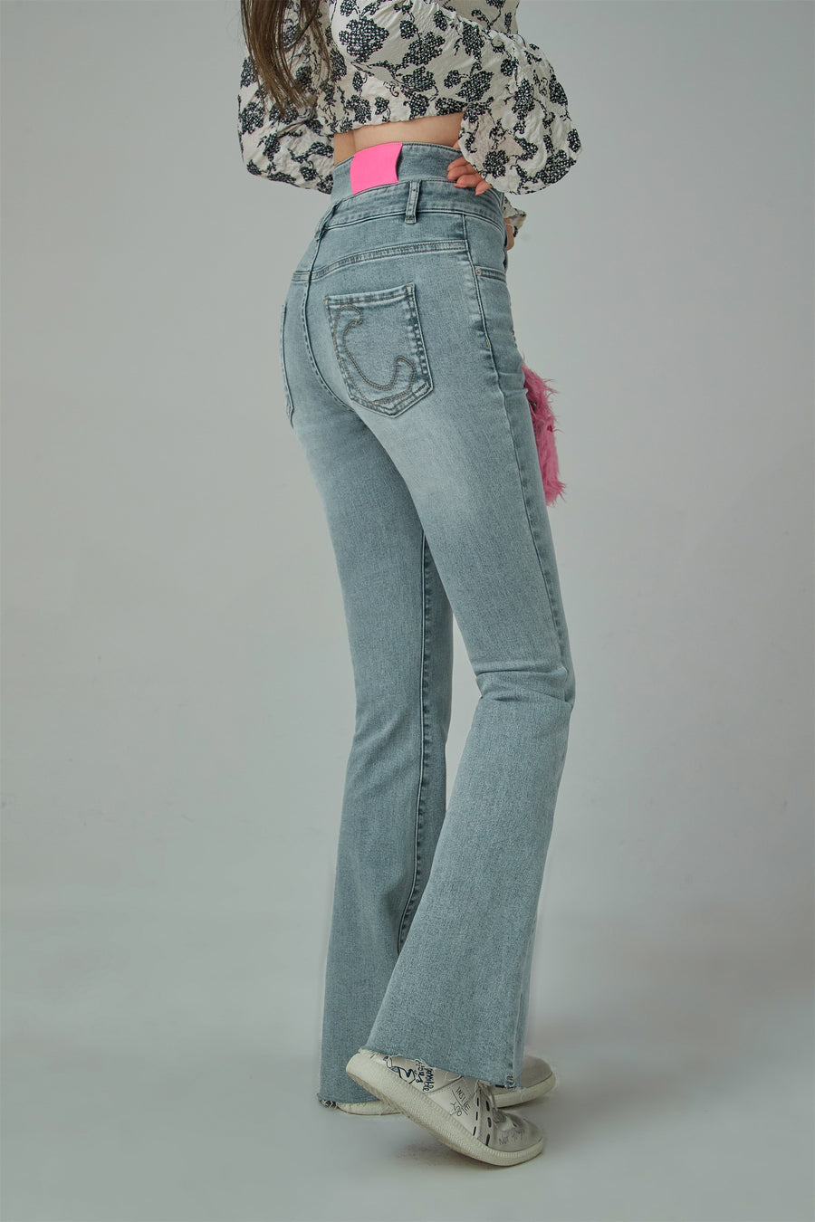 CHUU High Waist Slit Flare Washed Jeans