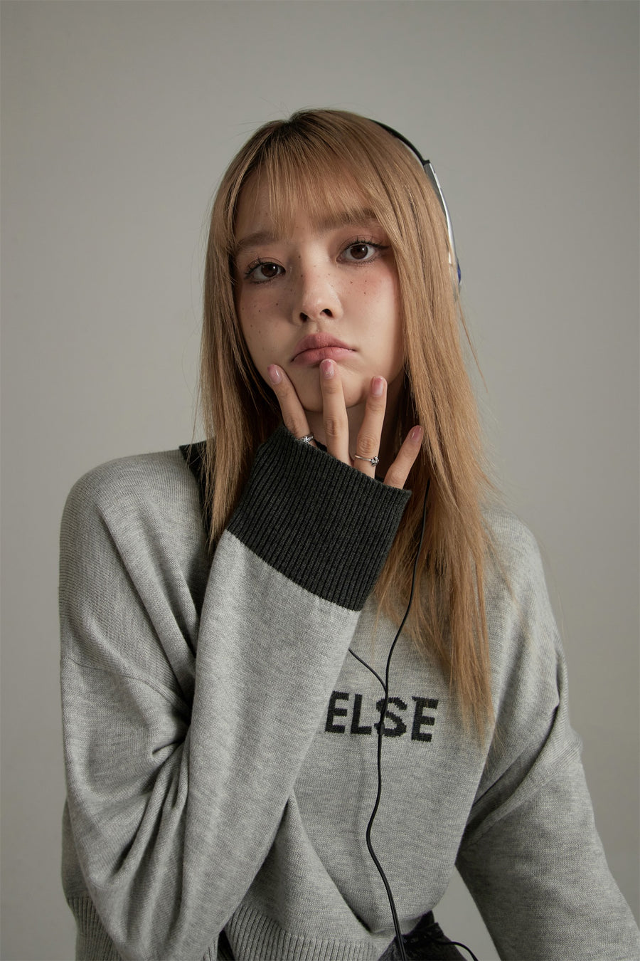 CHUU Polo Neck Cropped Knit Sweatshirt