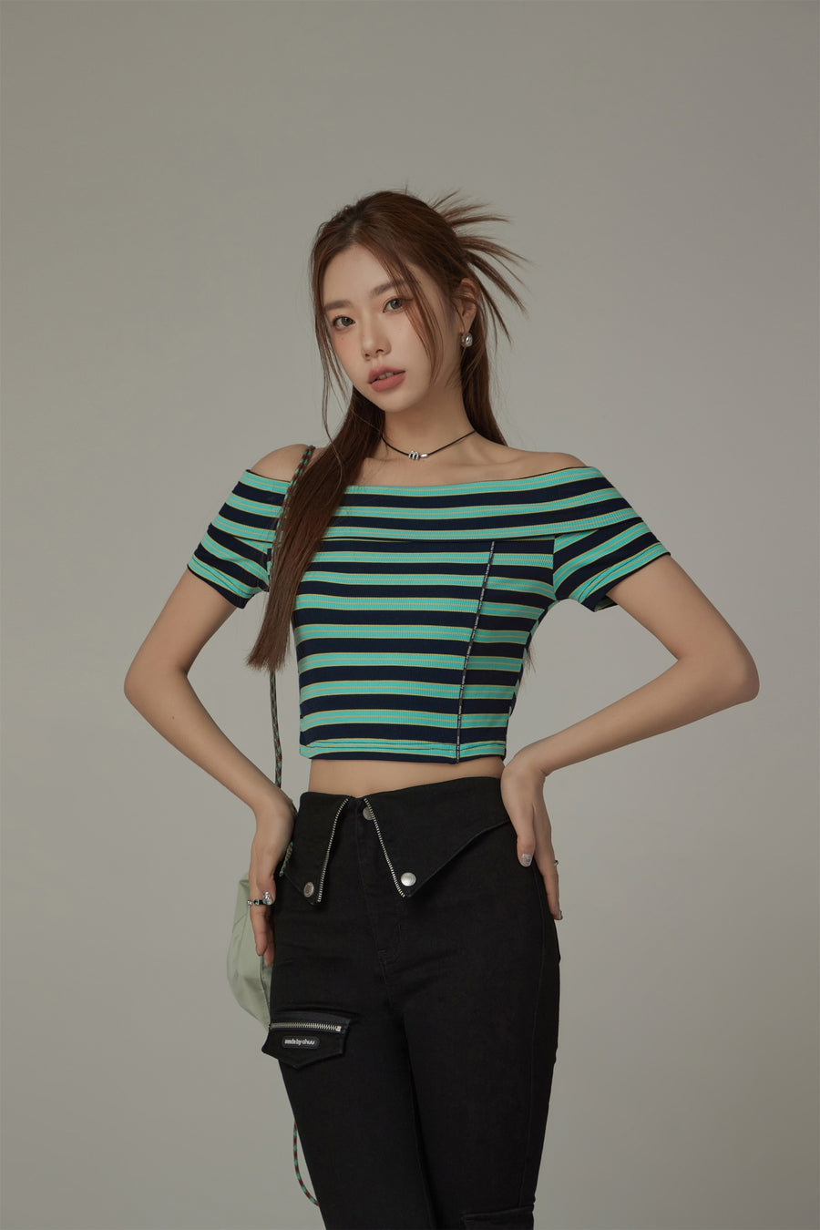 CHUU Off-The-Shoulder Slim Top