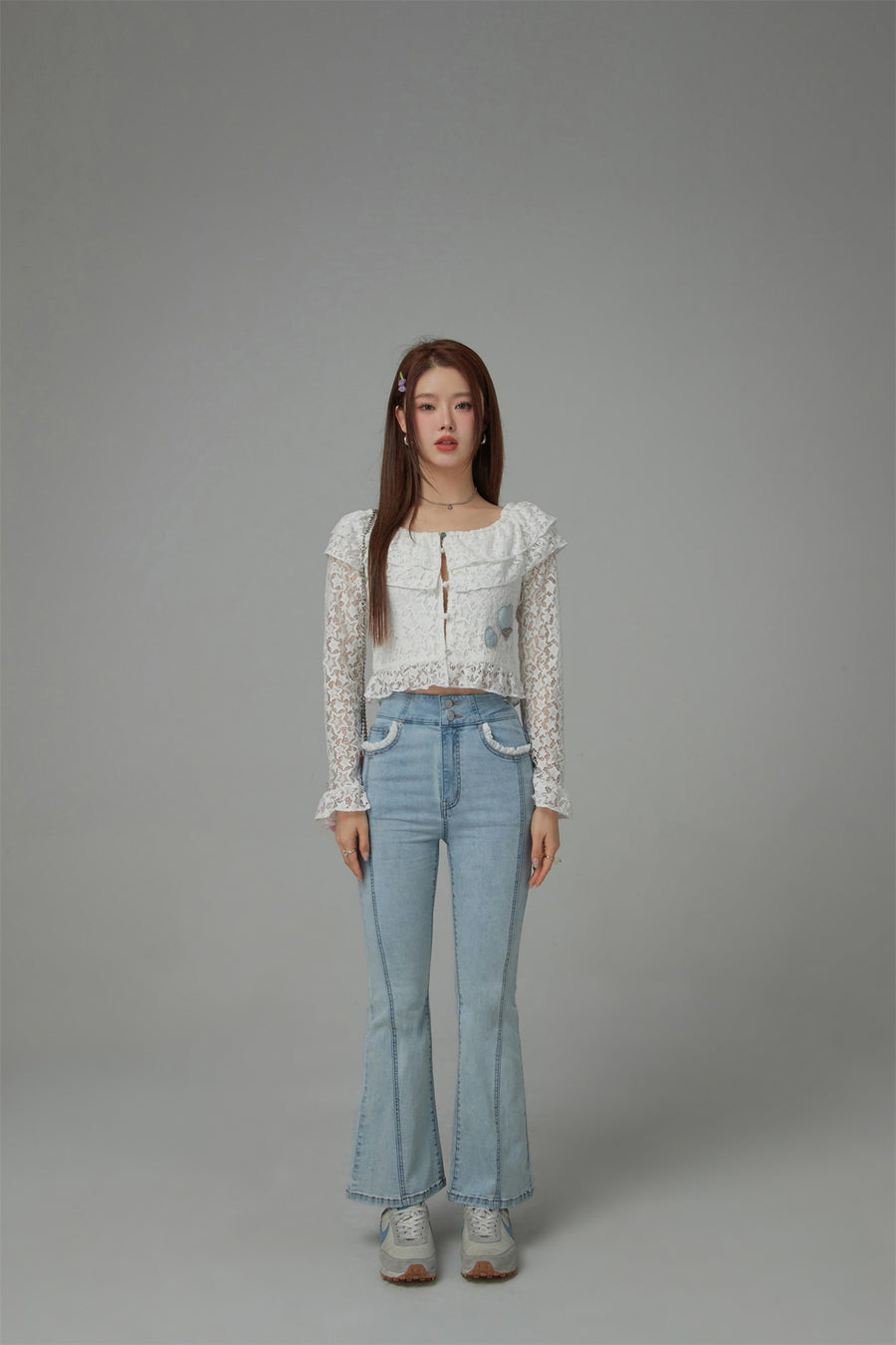 CHUU Lace Pockets Bootcut Jeans