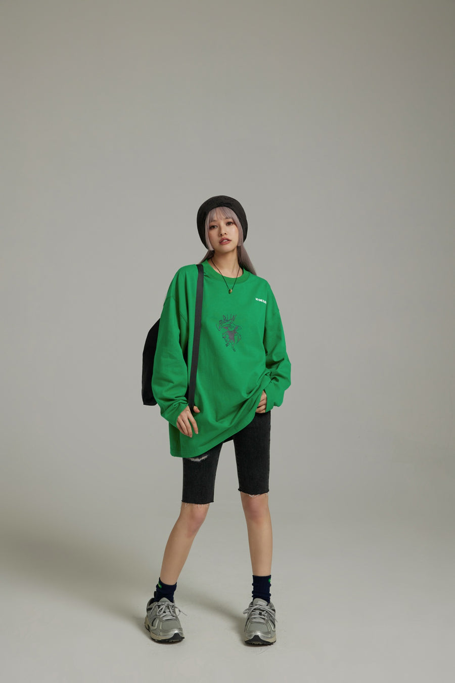 CHUU Goblin Long-Sleeved Boyfriend Top