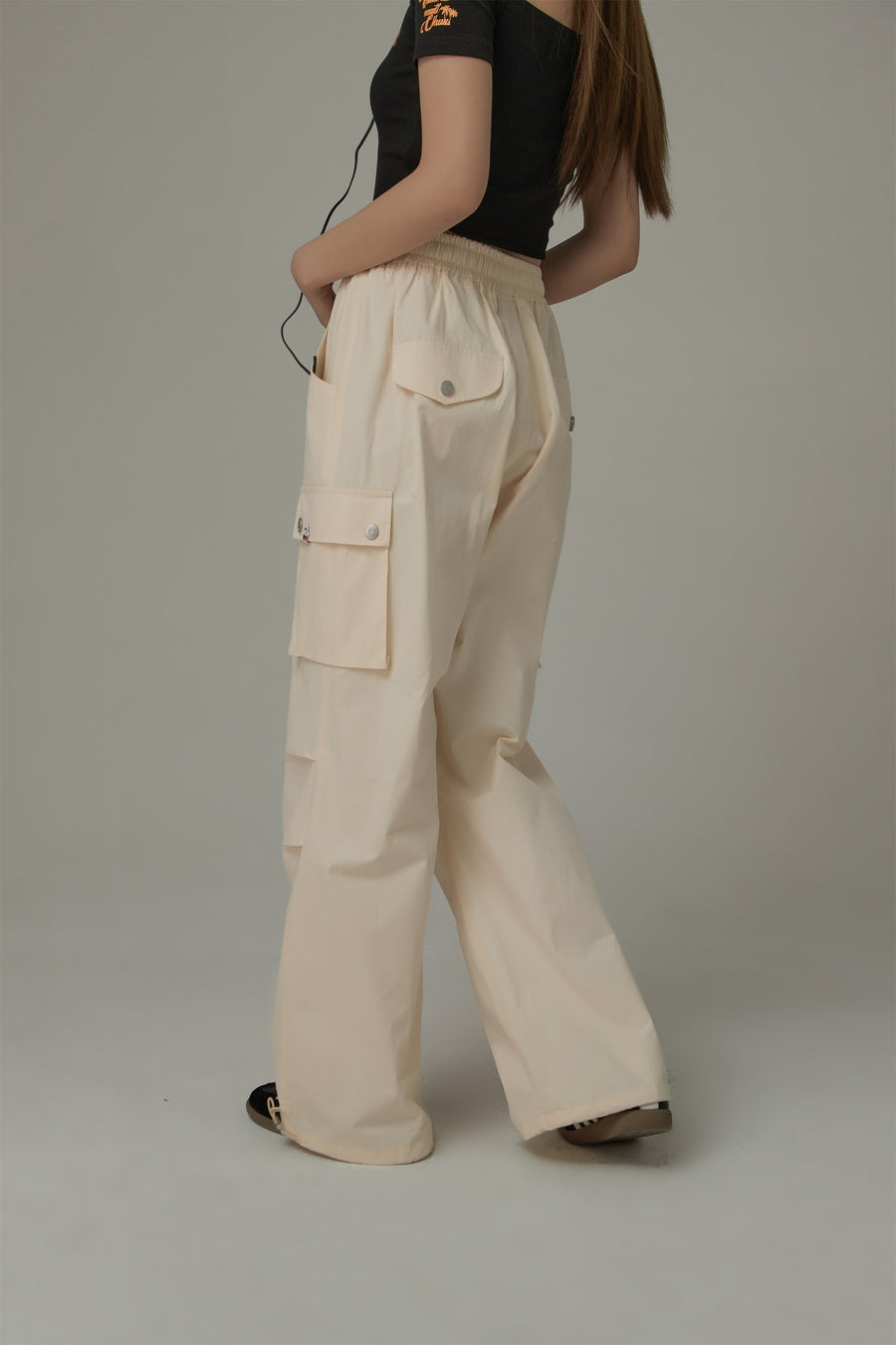 CHUU Basic Color String Cargo Wide Pants