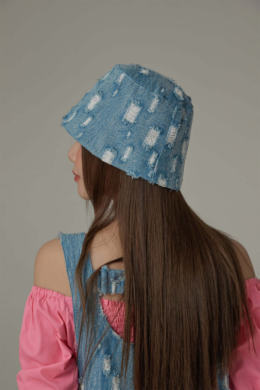 CHUU Distressed Denim Bucket Hat