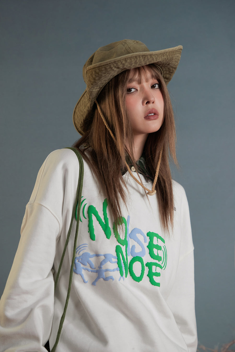 CHUU Noe Vibrant Loose Fit Sweatshirt