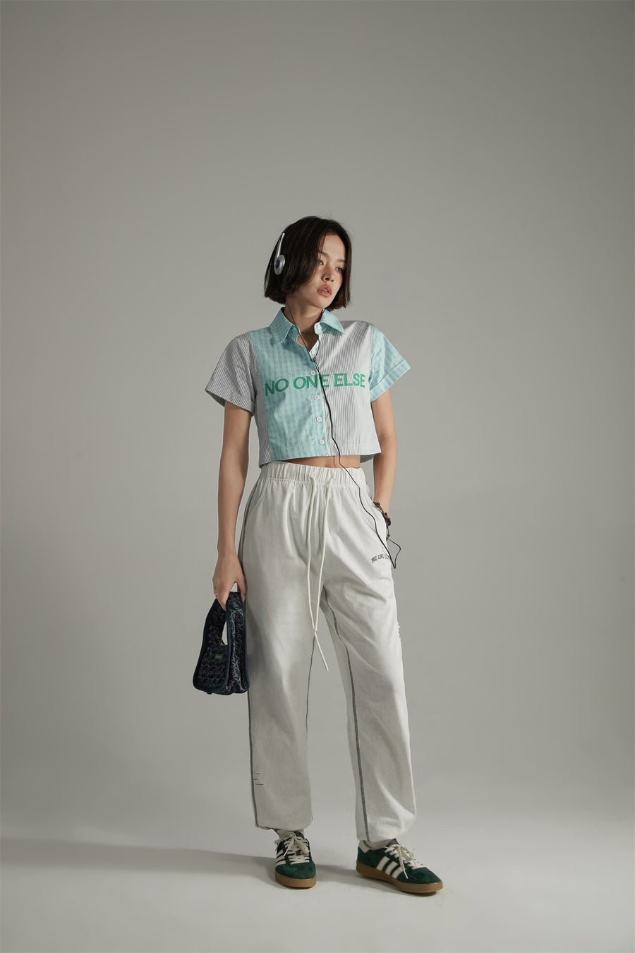 CHUU Contrast Cropped Noe Crop Button Up Shirt