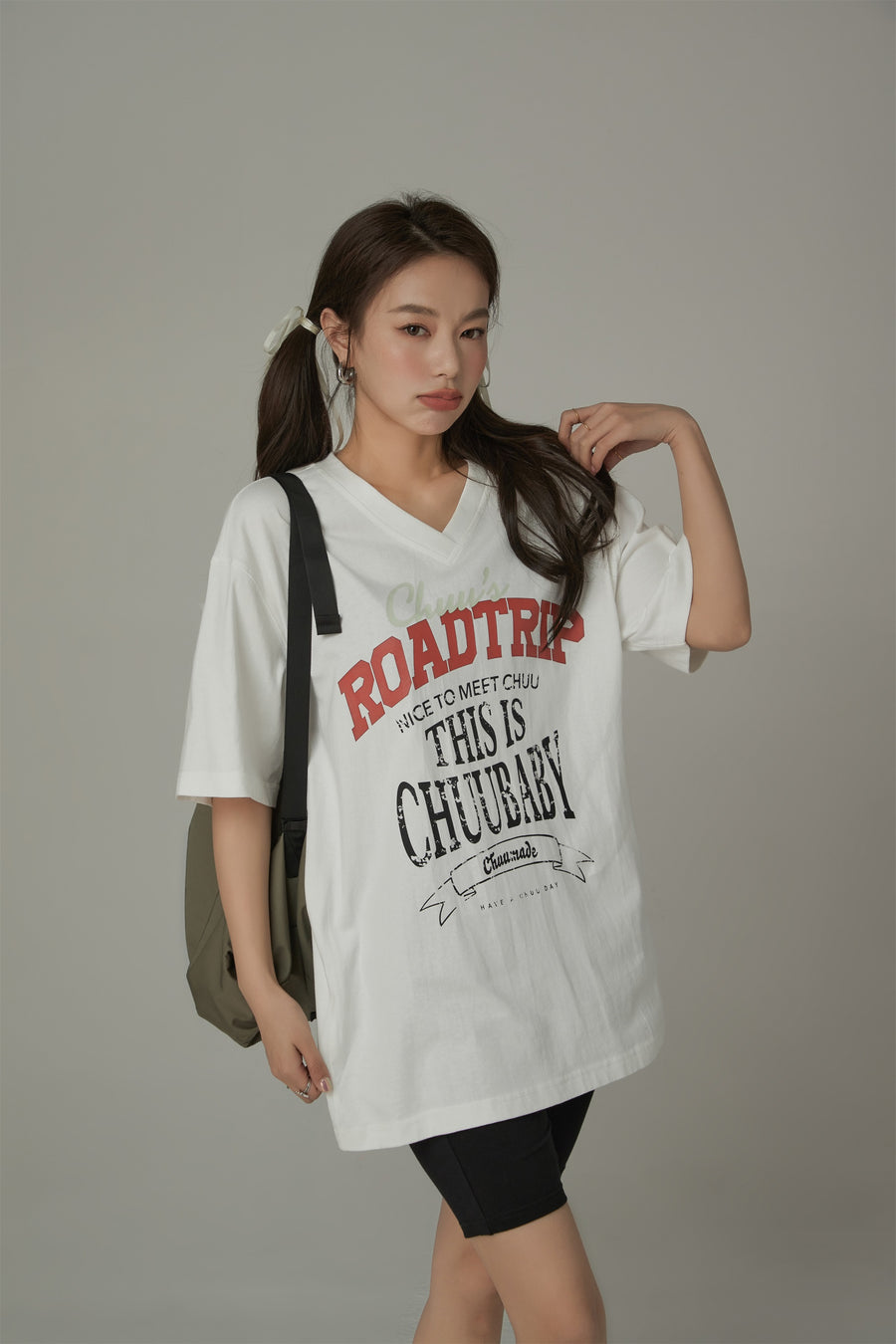 CHUU V-Neck Road Trip T-Shirt