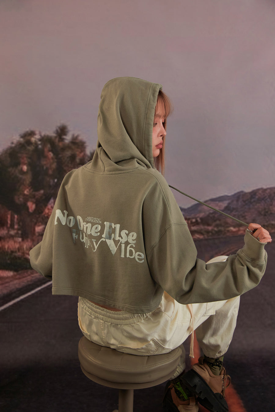 CHUU Cropped String Hoodie