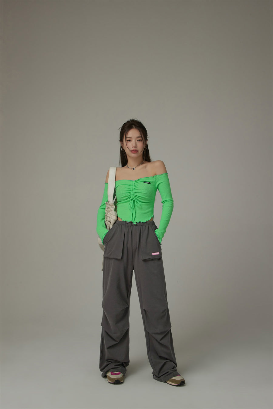 CHUU Banding Wide Training Pants