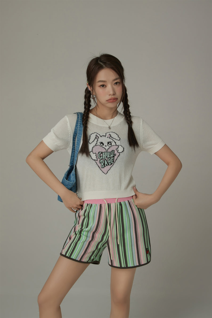 CHUU Rabbit Cropped Knit Top