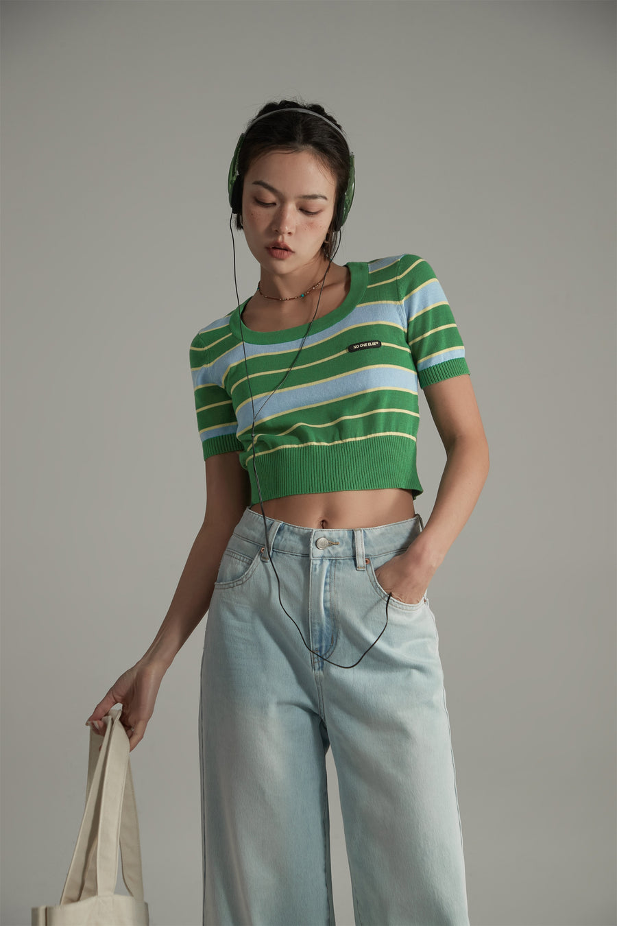 CHUU Striped Cropped Knit Top