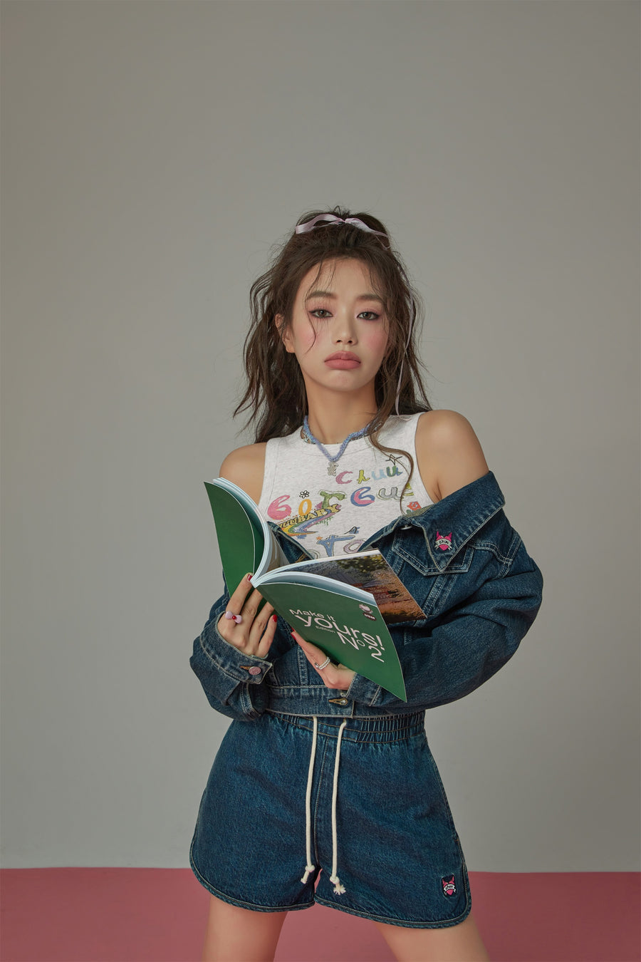 CHUU Off Shoulder Denim Jacket