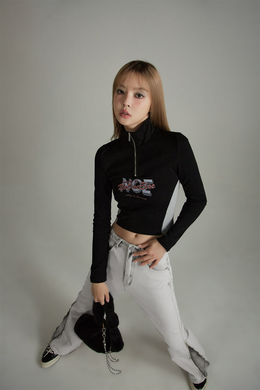 CHUU Noe Half Zip Up T-Shirt