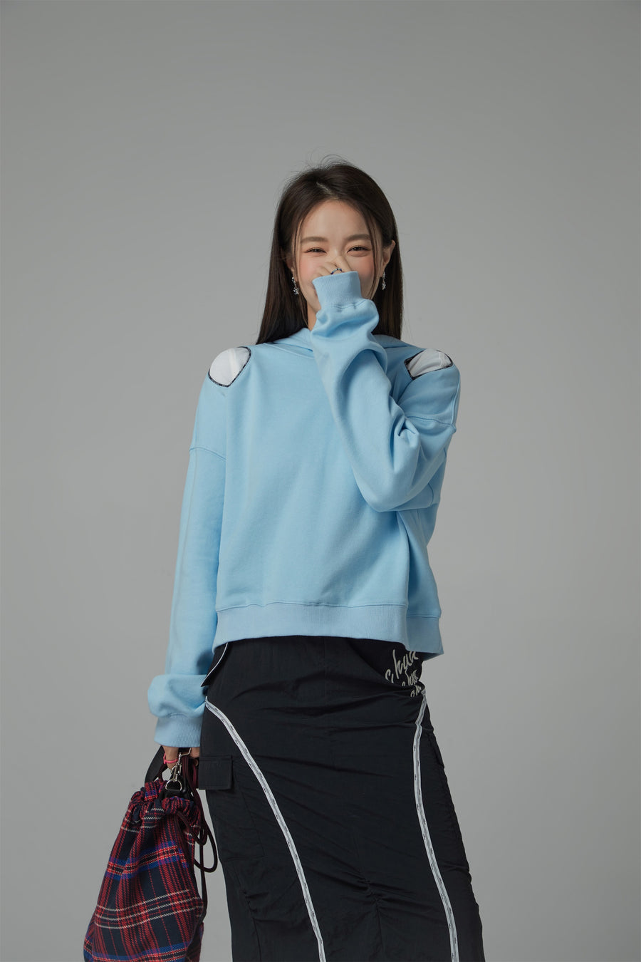 CHUU Cutout Shoulder Hoodie