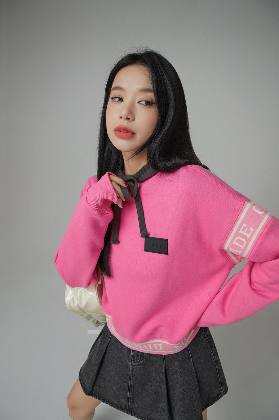 CHUU Solid Color Round Neck Sweatshirt