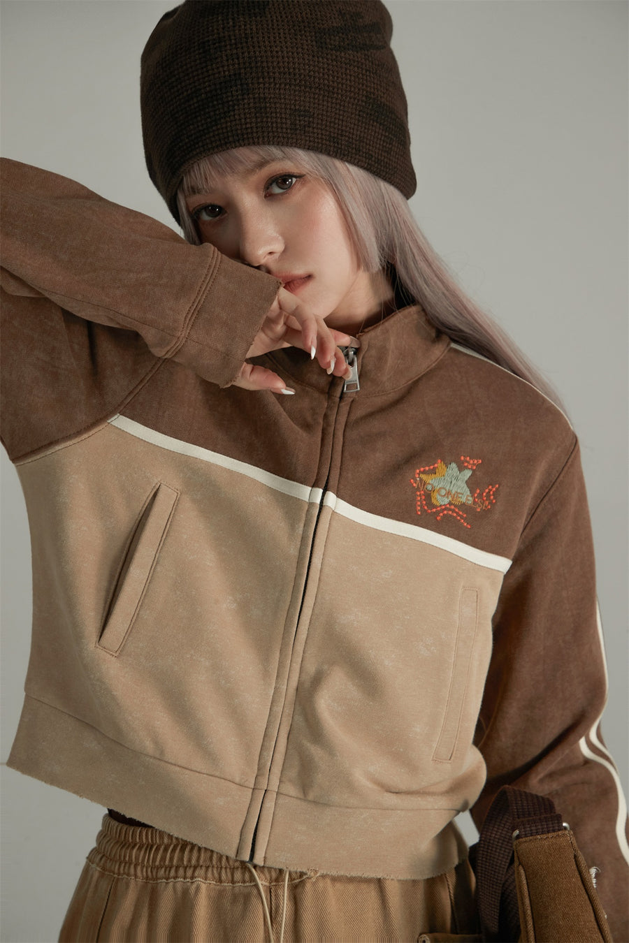 CHUU High Neck Crop Zip-Up