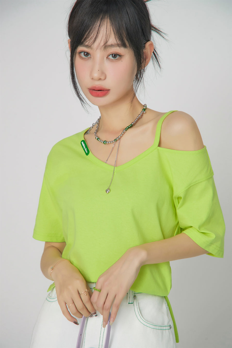 CHUU Makes Me Think Of You Cutout Top