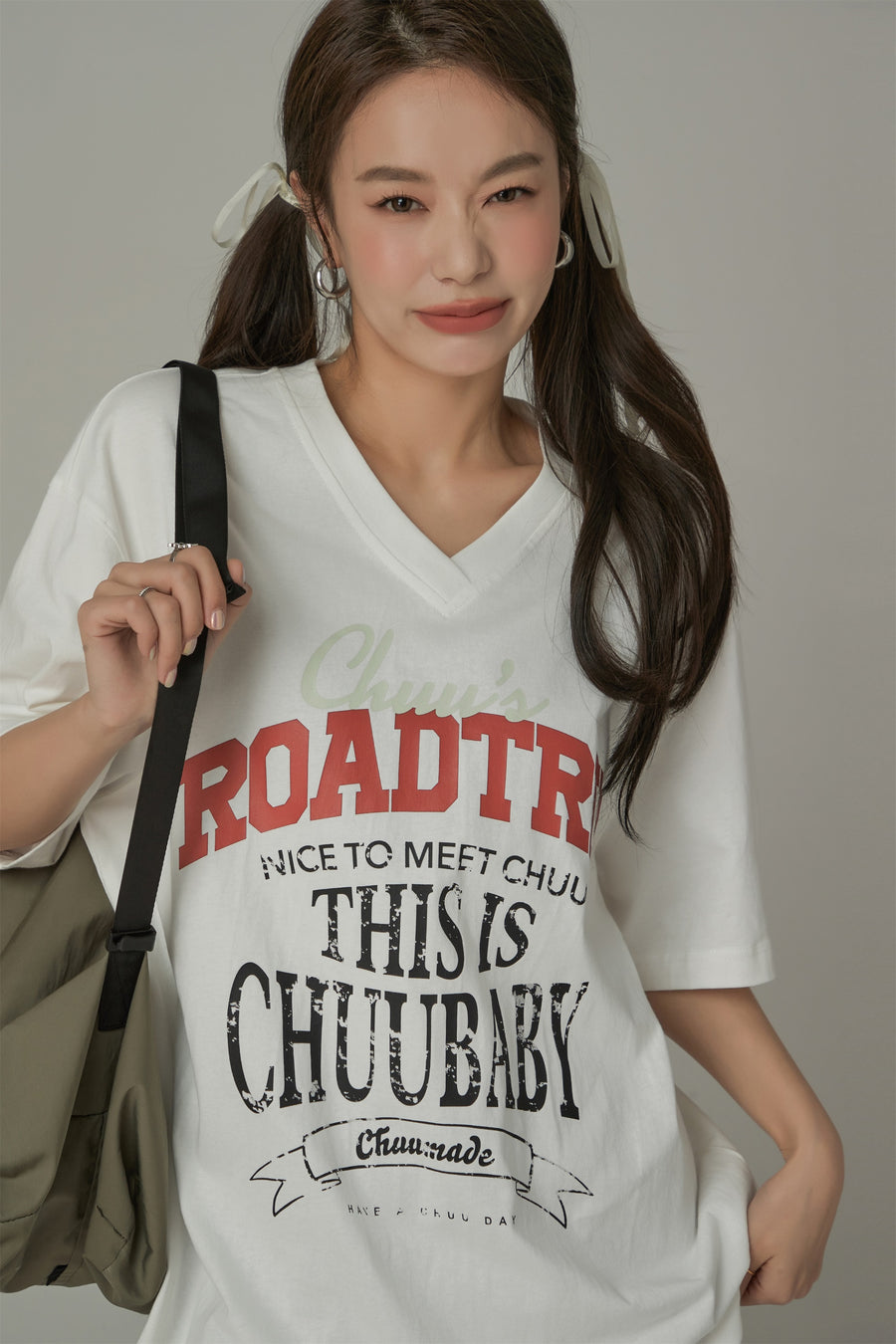 CHUU V-Neck Road Trip T-Shirt