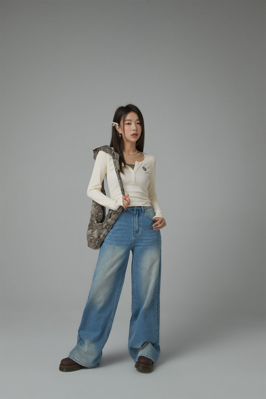 CHUU Chuu Babe Loose Fit Denim Jeans