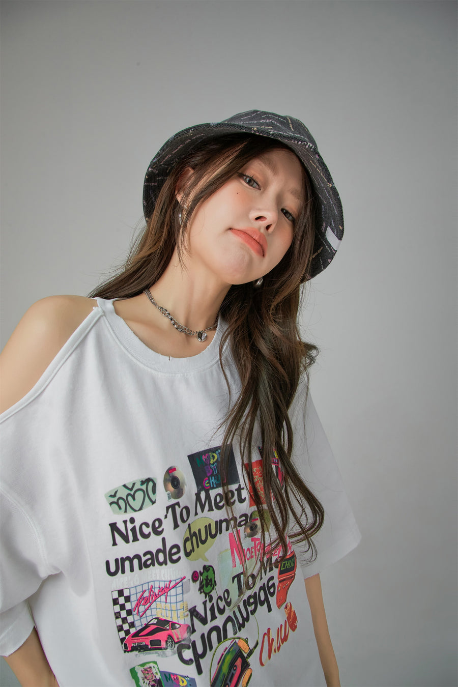 CHUU Nice To Meet You Open Shoulder T-Shirt