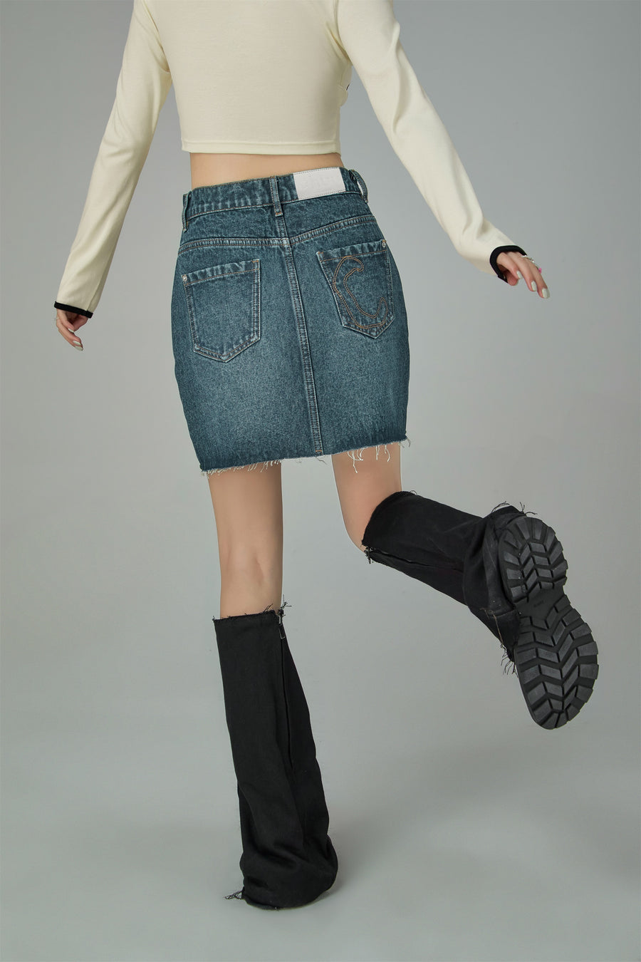 CHUU Two Faced Denim Mini Skirt