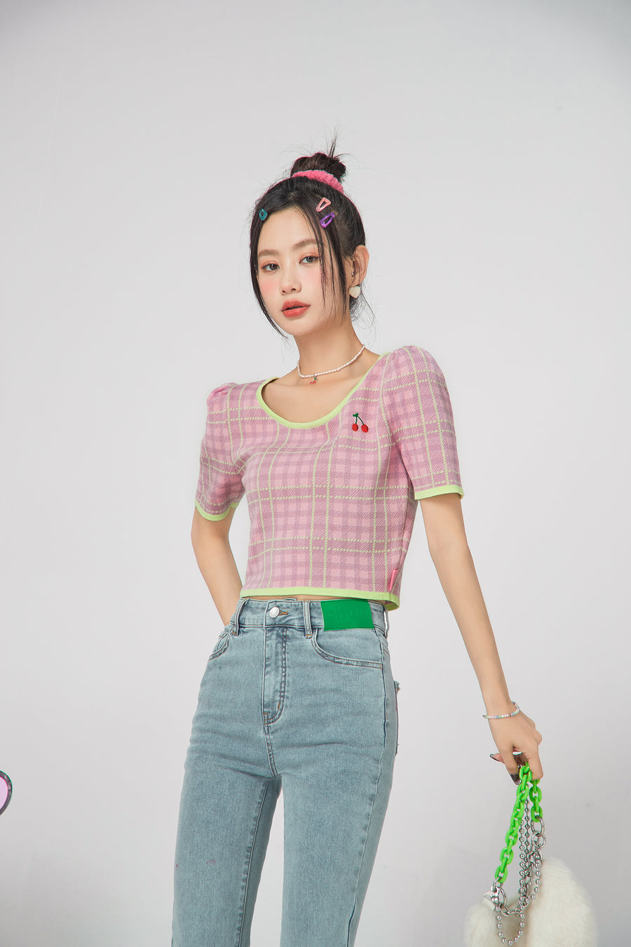 CHUU Check Puff Sleeve Knit Top