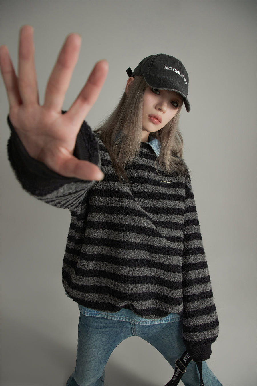 CHUU Striped Loose-Fit Sweatshirt