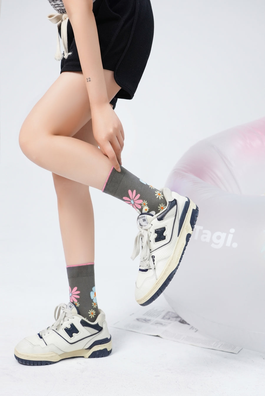 CHUU Flower Socks