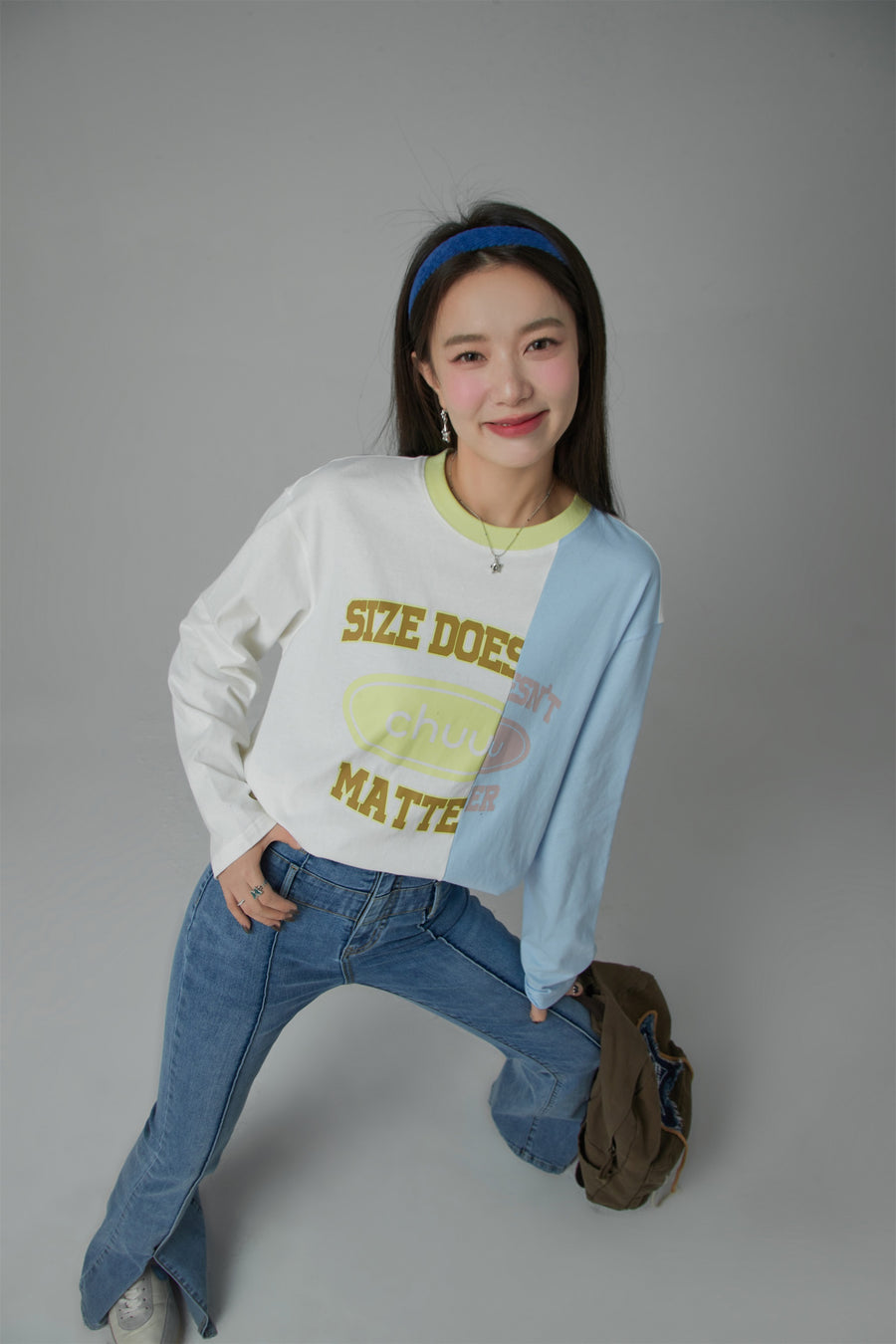 CHUU Size Doesnt Matter Two-Toned Loose Fit T-Shirt