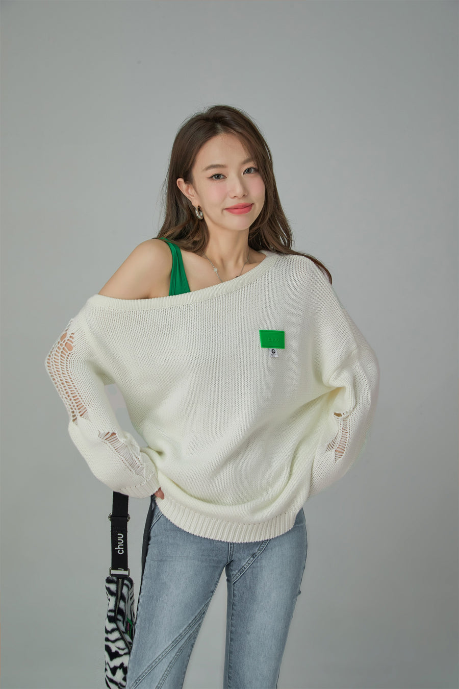 CHUU Let It Fall Off Shoulder Loose Knit Sweater