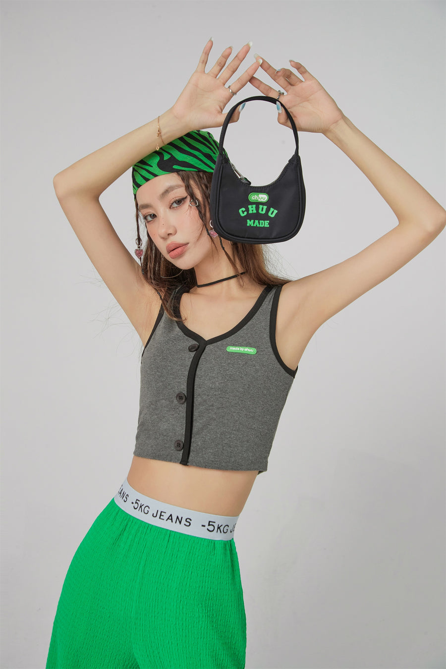 CHUU Front Button Crop Sleeveless Top