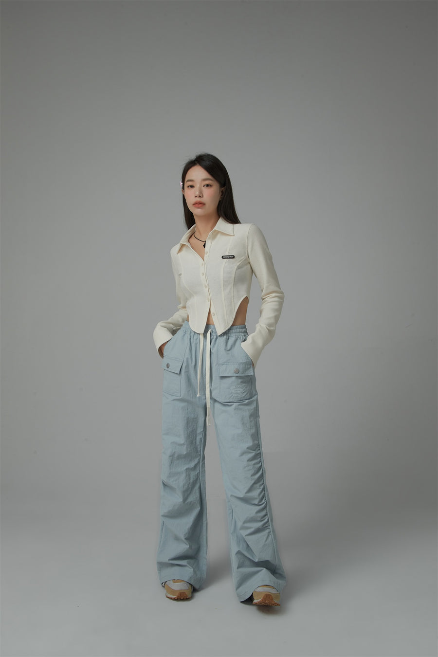 CHUU Logo Embroidered Cropped Shirt