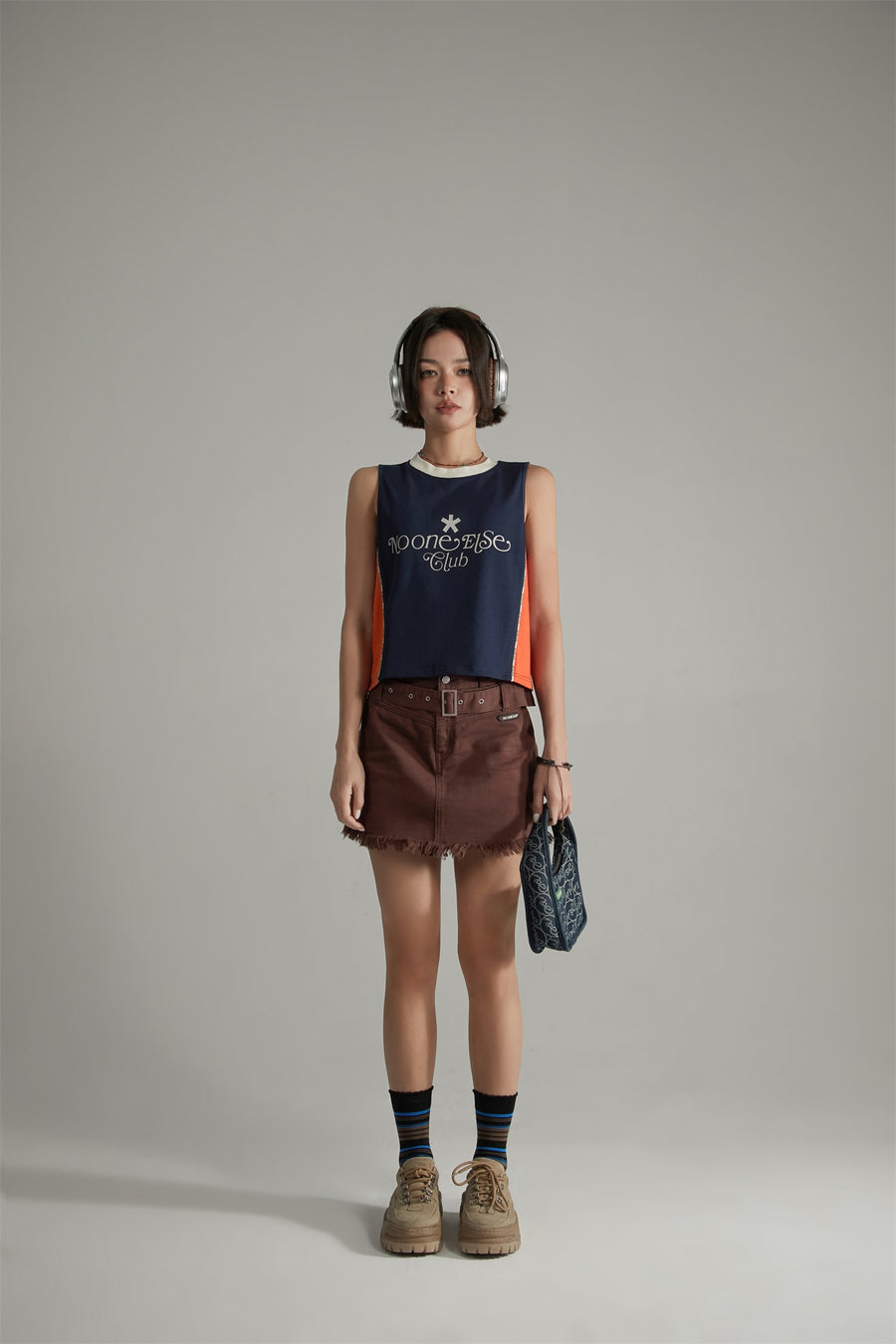 CHUU Noe Club Two Toned Sleeveless T-Shirt