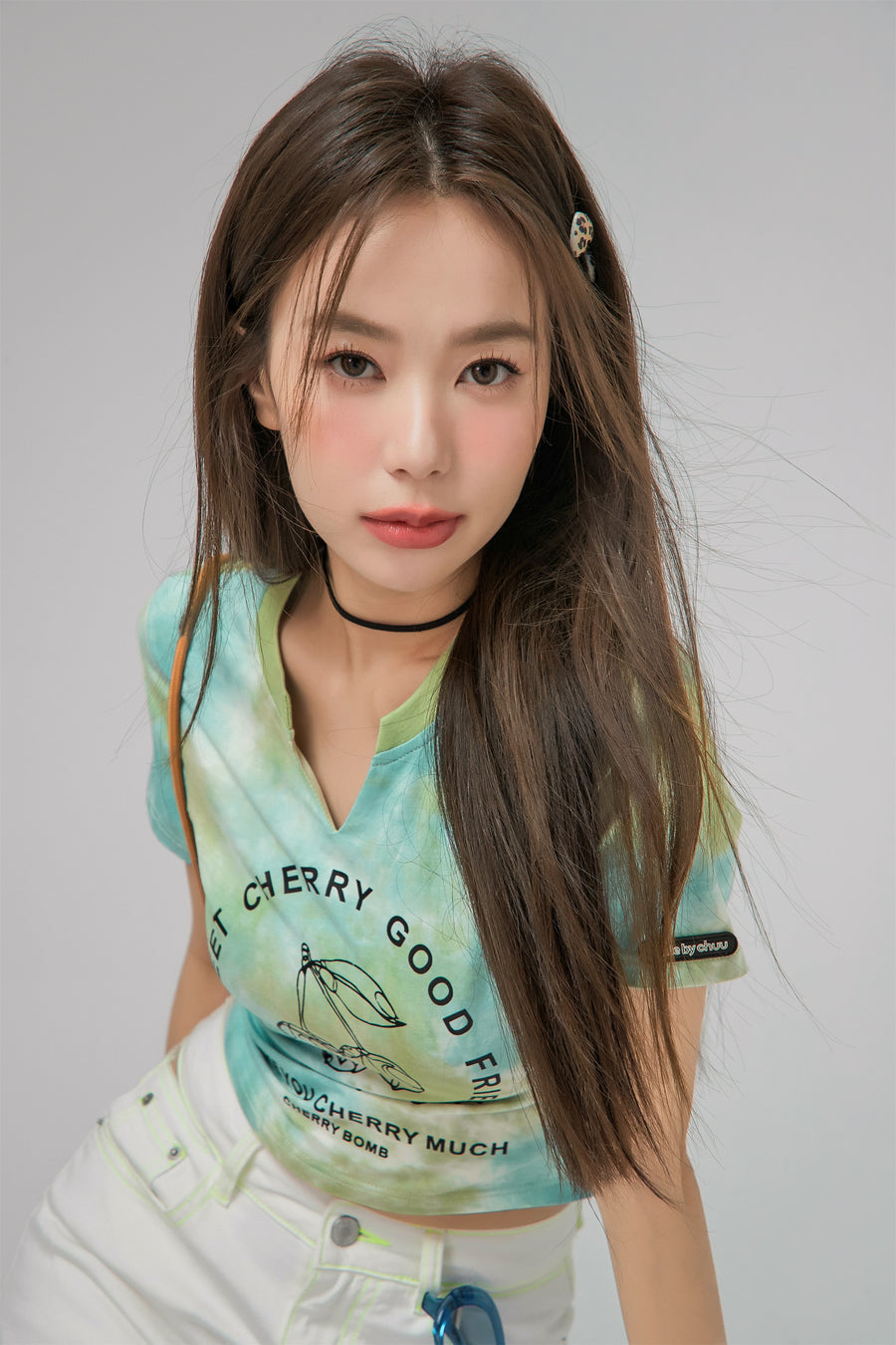 CHUU Cherry World Tie-Dye Crop Top