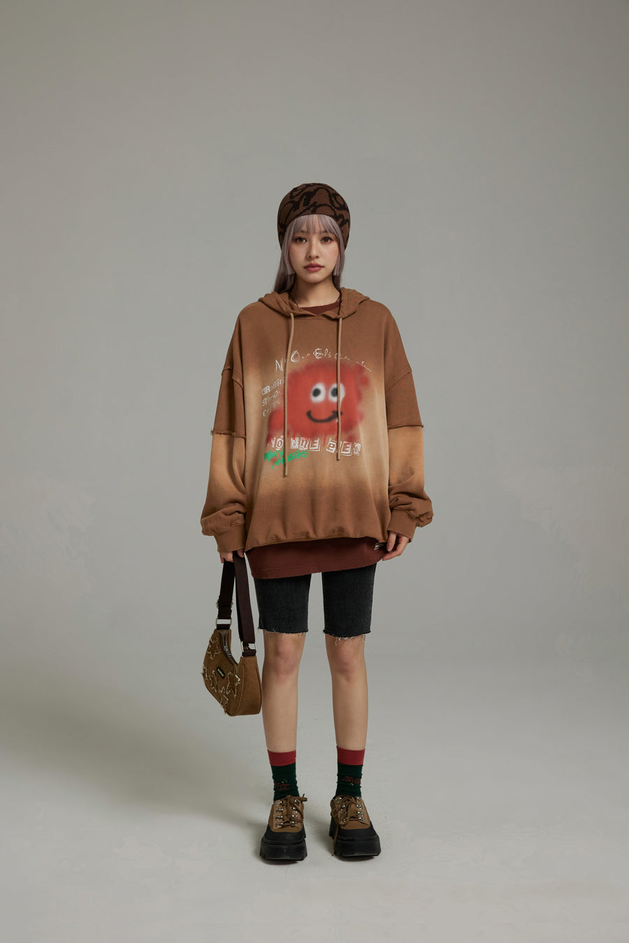 CHUU Smiling Character Gradient Loose-Fit Hoodie