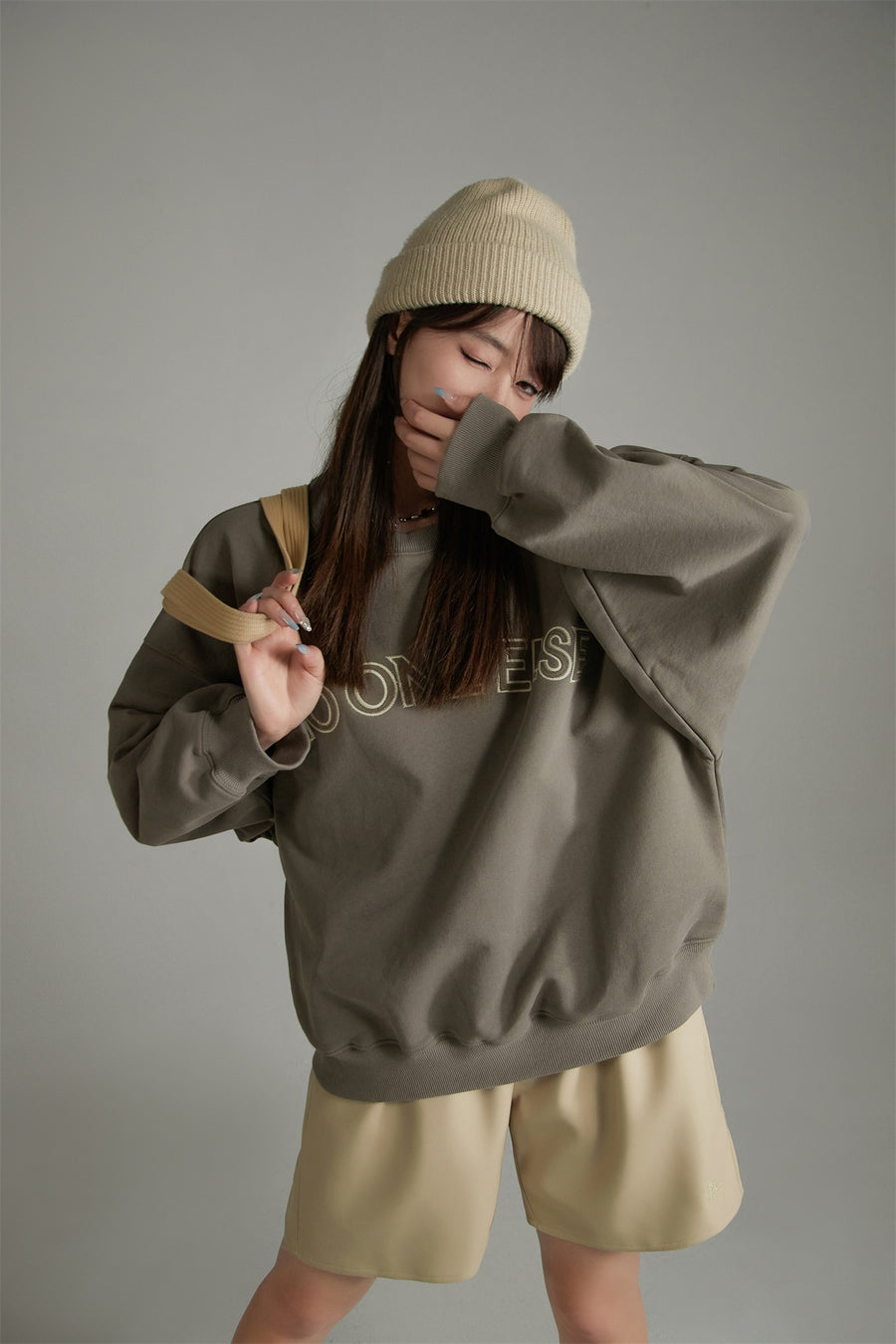 CHUU Noe Logo Printed Loose Fit Hoodie