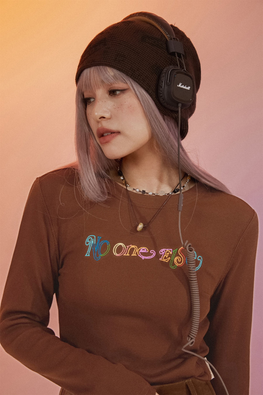 CHUU Color Embroidered Cropped T-Shirt