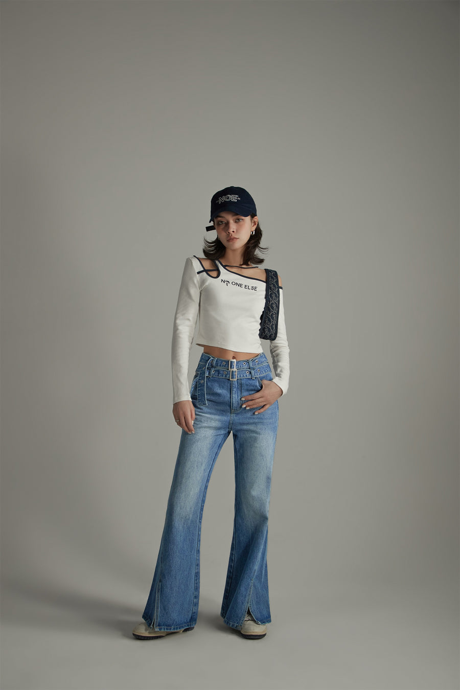 CHUU One Off The Shoulder Cropped Long Sleeve T-Shirt