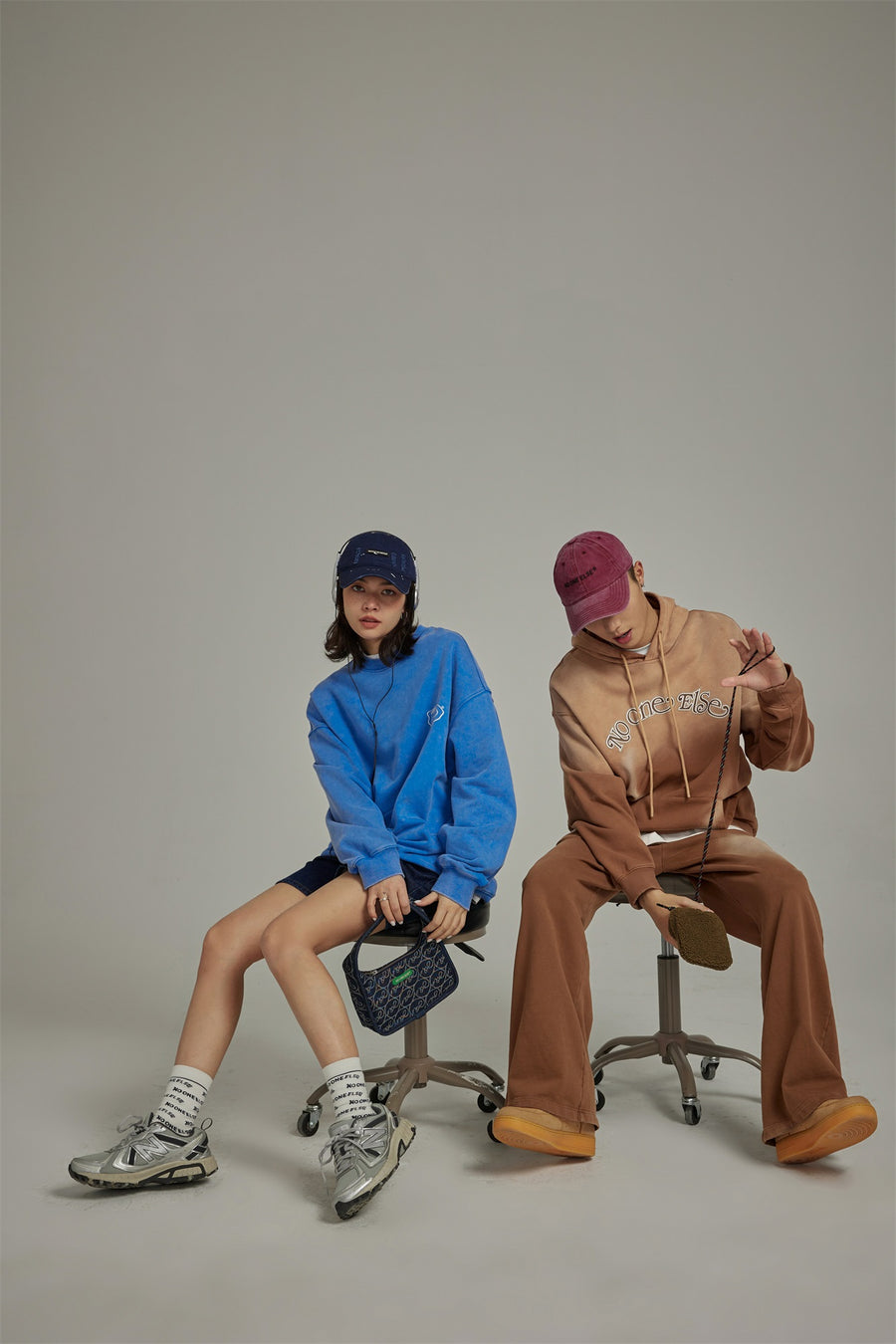 CHUU Gradient Color Front Pocket Hoodie