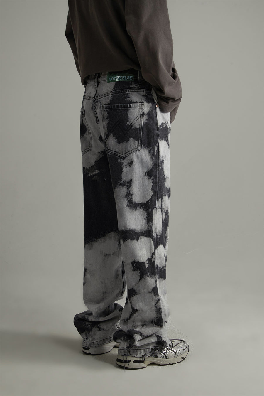 CHUU Paint Camo Straight Denim Pants