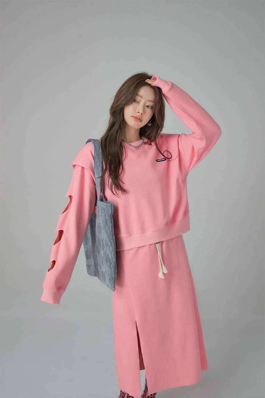 CHUU Heart Long-Sleeves Cutout Sweatshirt