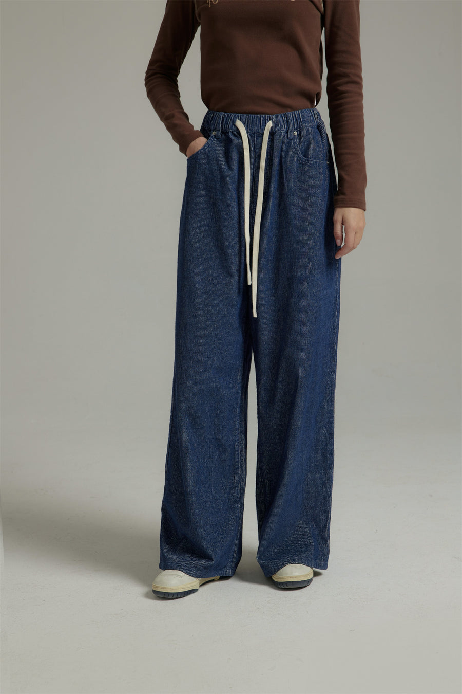 CHUU Drawstring Wide Denim Jeans